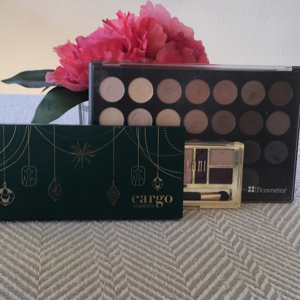 Bundle of 3 eyeshadow pallets